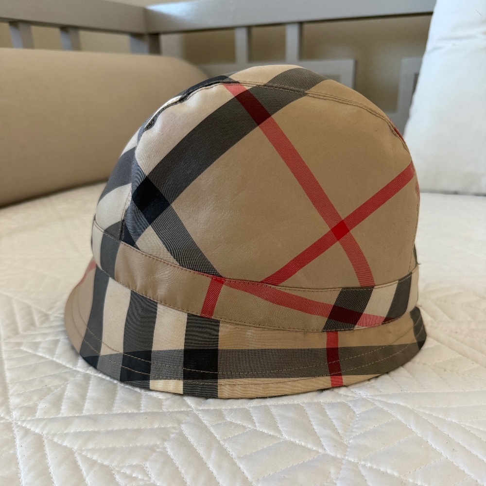 Stylish Burberry Bucket Hat